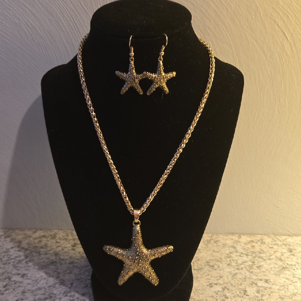 Gold Starfish Necklace & Earring Set – Coastal Beach Jewelry Gift